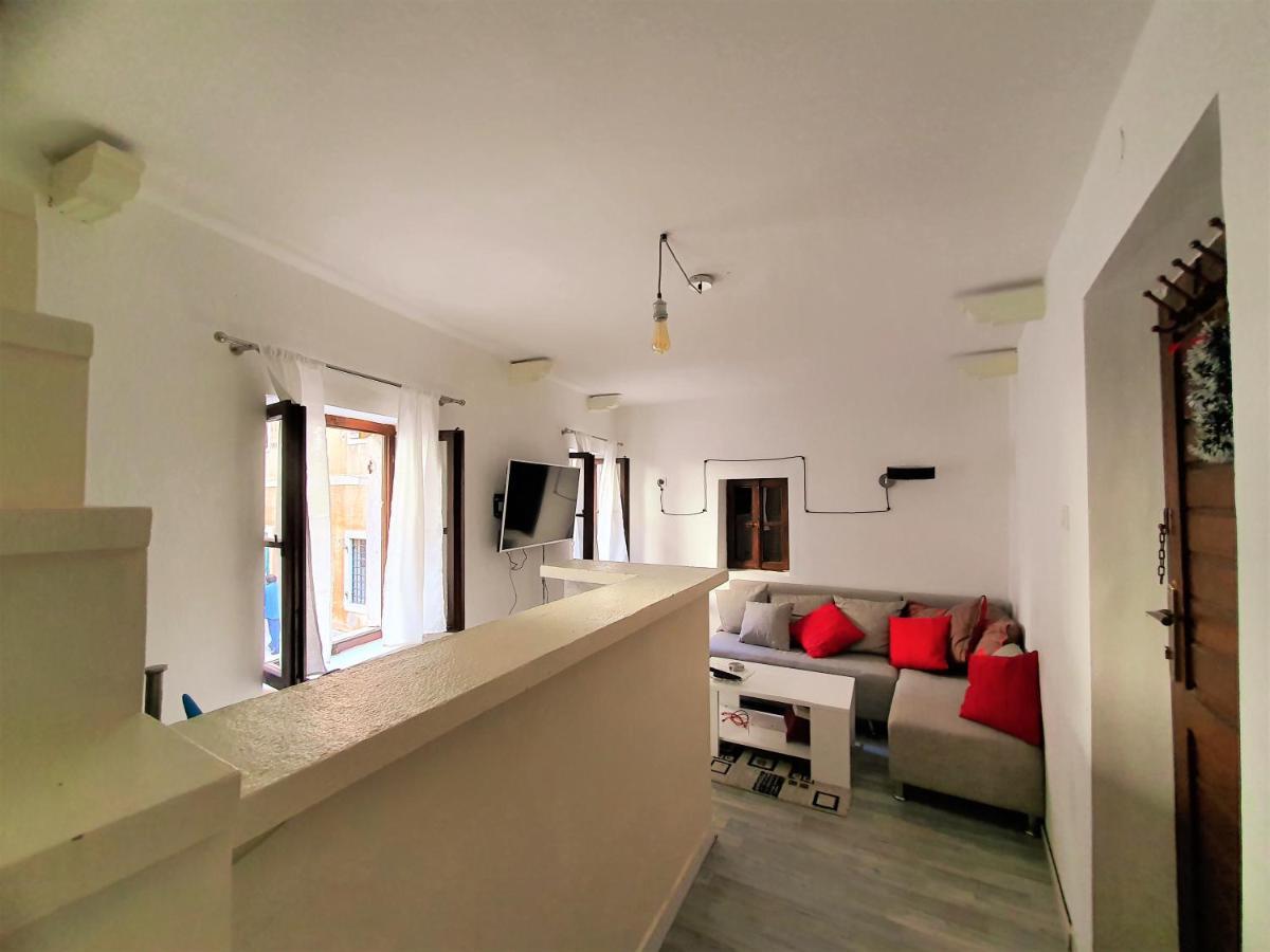 St.Tripun Apartment Kotor Exterior photo